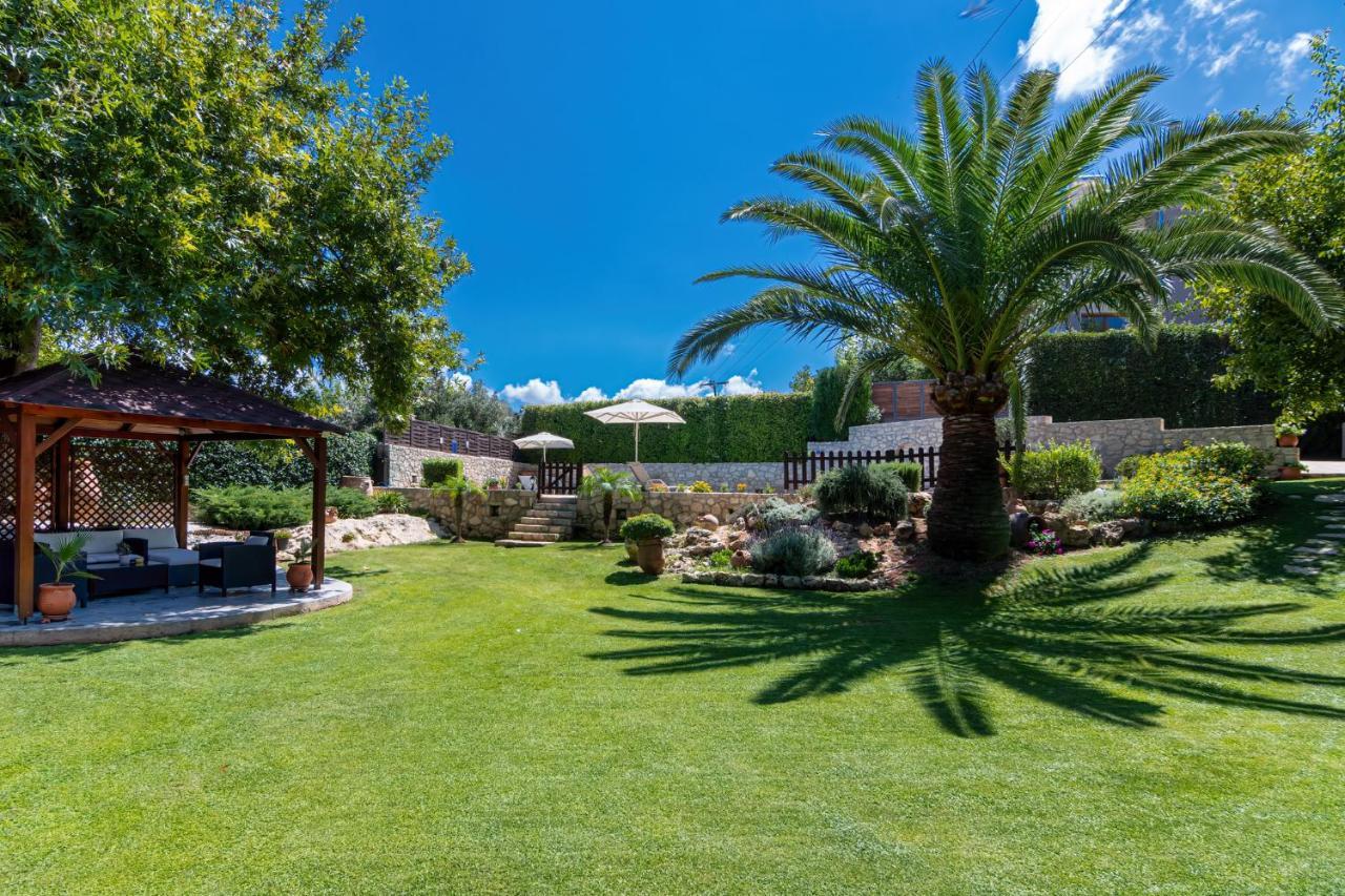 Alia Stone Villa-Ideal For Families-Heated Pool Nohia المظهر الخارجي الصورة