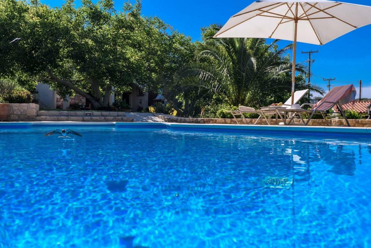 Alia Stone Villa-Ideal For Families-Heated Pool Nohia المظهر الخارجي الصورة