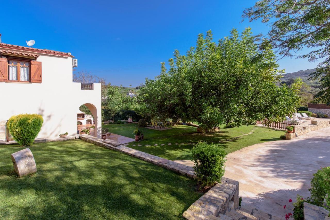 Alia Stone Villa-Ideal For Families-Heated Pool Nohia المظهر الخارجي الصورة